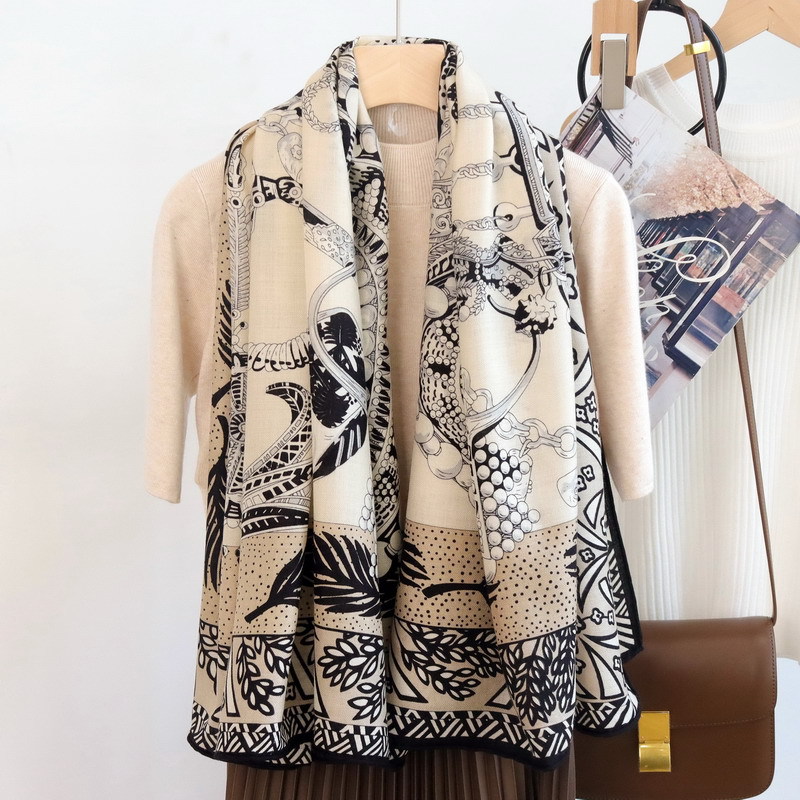 Bufanda de Seda y Lana de 135  - Winter Clothing Hong Kong reseña y precio
