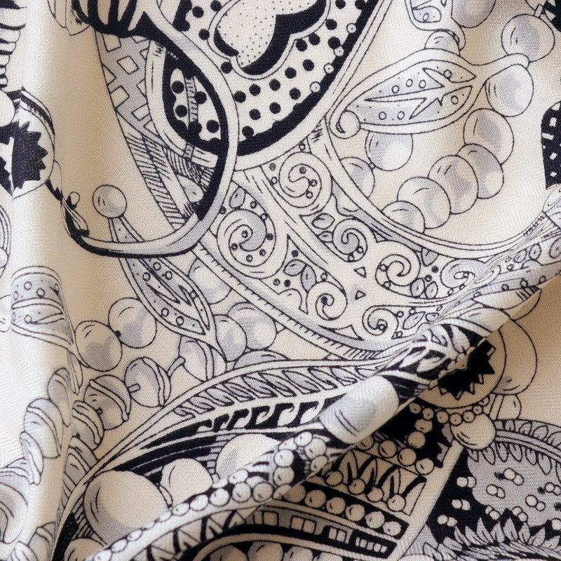 Bufanda de Seda y Lana de 135  - Winter Clothing Hong Kong reseña y precio
